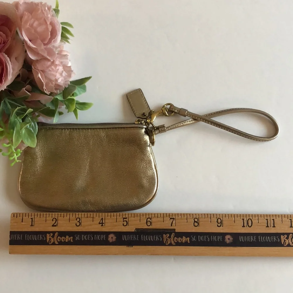 Coach Gold Coach Wristlet Metallic Coach Wristlet Gold Leather Coach Wristlet - Picture 5 of 16